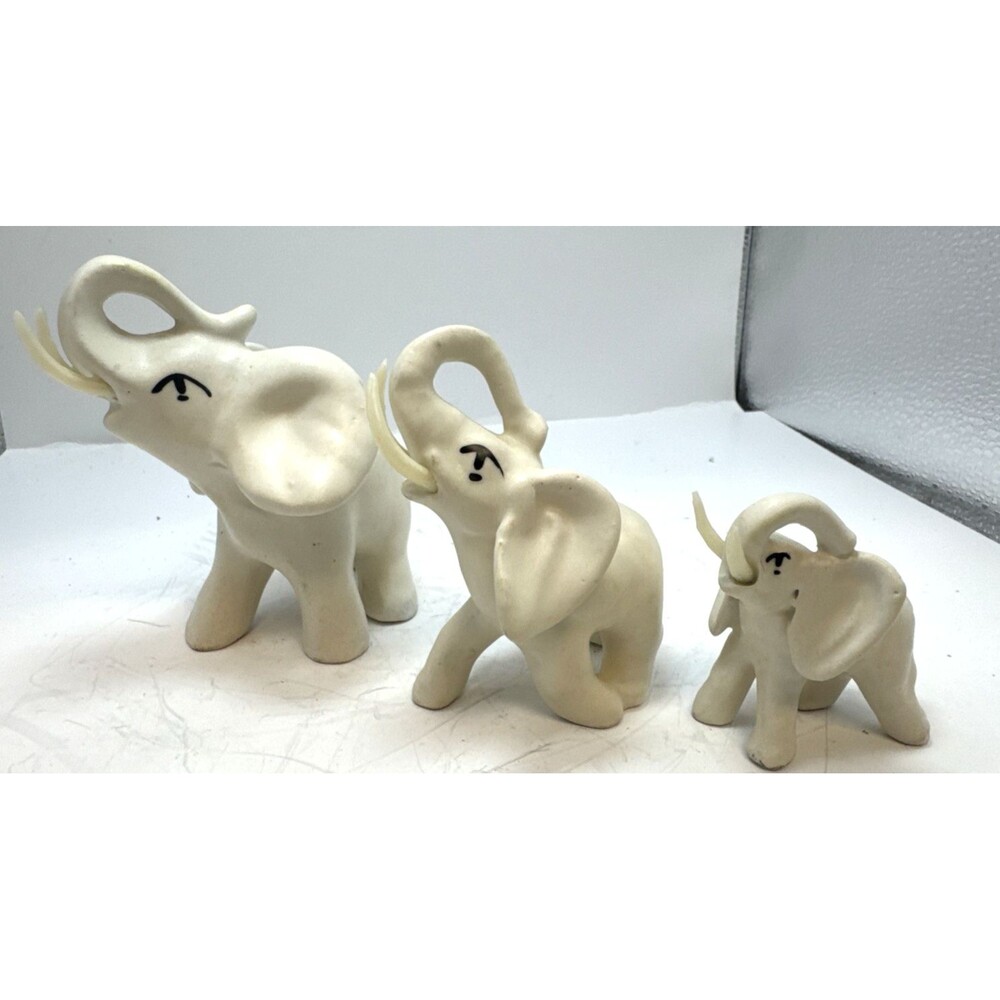 Trio Vintage Miniature Elephant Family Set of 3 Japan Bone China Dad Mom Baby